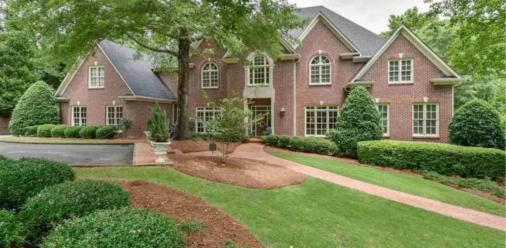 Flower Bed Maintenance in Birmingham, AL